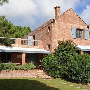 Venta Casa Excelente En La Barra A Solo 300 Metros Del Mar.
