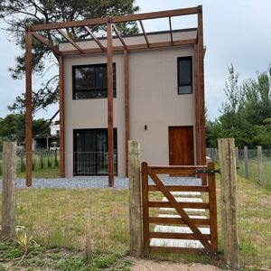 Venta De Casa A Estrenar De 3 Dormitorios En La Barra Punta Del Este