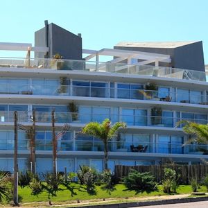 Alquiler Departamento Nuevo 2 Dormitorios Frente A Playa Bikini, Manantiales, Punta Del Este