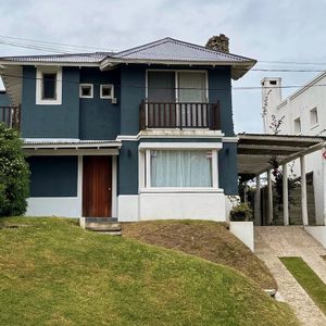 Venta Casa 3 Dormitorios A Solo 100 Metros De La Playa Montoya. ¡tu Refugio Costero Te Espera!