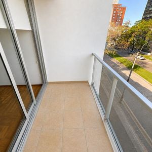 Venta 2 Dormitorios En Pocitos, 26 De Marzo A Pasos De Montevideo Shopping, Wtc Y Rambla
