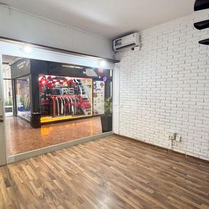 Local Comercial En Alquiler Galería Roma Carrasco