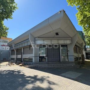 Venta Y Alquiler De Local En Avda. 8 De Octubre
