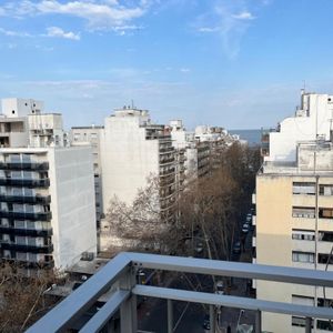 Nuevo Precio. Apto. 3 D. A Metros Del Mar. Dueño Vende.