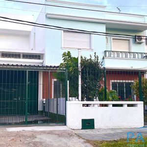 Casa En Alquiler C/ Cochera En Malvin Norte