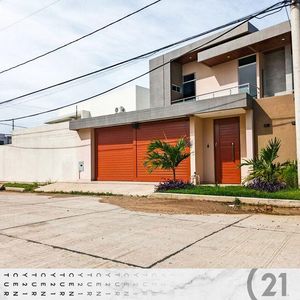 Casa En Venta - Urbanización España (3 Dormitorios)
