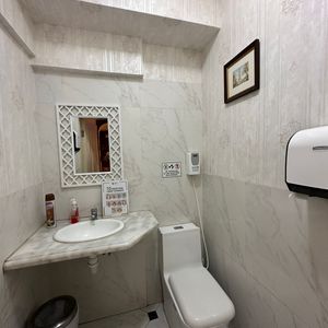 Hermoso Y Amplio Local Comercial Sobre La Av. San Martin