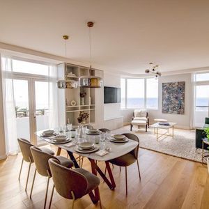 Venta Apartamento 3 Dormitorios Frente Al Mar. Ubicacion Privilegiada!!!
