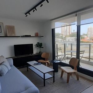Apartamento Venta 2 Dormitorios Sobre Avenida, Vistas Unicas En Zona De Alta Conectividad Y Servicios!!!
