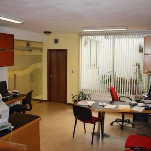 Venta Apartamento Para Oficina, 5 Ambientes Proximo A Shopping Y Avenidas!!!*