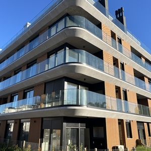 Apartamento Venta 4 Dormitorios Con Terraza Y Patio Proximo Al Mar!!!