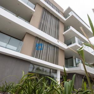 Apartamento En Venta De 3 Dormitorios C/ Cochera En Carrasco Norte
