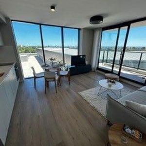 Apartamento En Venta De 2 Dormitorios C/ Cochera En Playa Mansa