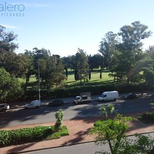 Apartamento En Venta De 4 Dormitorios C/ Cochera En Punta Carretas
