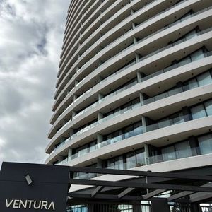 Apartamento En Venta C/ Cochera En Parque Miramar