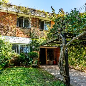 Casa En Venta C/ Cochera En Carrasco Norte