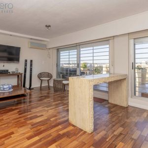 Apartamento En Venta C/ Cochera En Pocitos