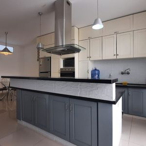 Casa Amoblada En Alquiler - 4to Anillo Y Av.piraí  - En Condominio 