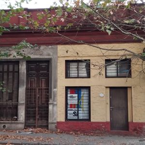 Dos Casas En Un Padrón. Media Cuadra Plaza Seregni. Múltiples Posibilidades!