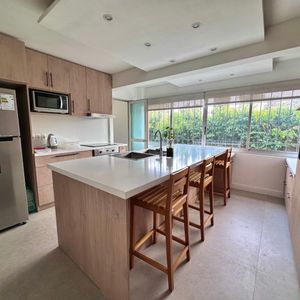 Apartamento En Alquiler En Carrasco, A Metros Del Mar Y Avda Arocena