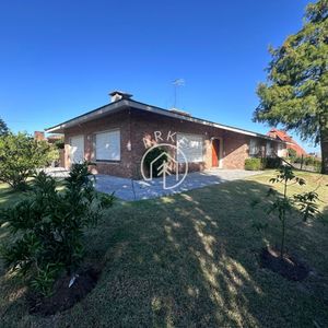 Venta Casa Carrasco Zona Colegios 4 Dormitorios Y Escritorio Divina!