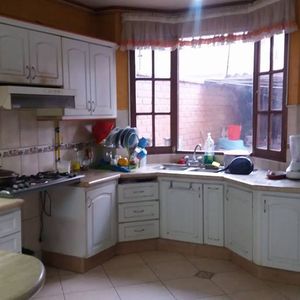 Comoda Casa En Venta.  Zona Rotonda De Quintanilla.