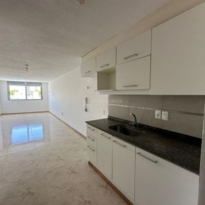 Monoambiente En Alquiler. Muy Amplio. Vista Despejada.