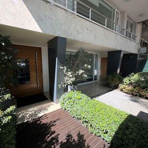 Alquiler O Venta Elegante Apartamento Frente Al Golf. Parrillero. Barbacoa