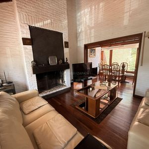 Venta Casa Punta Gorda, 4 Dormitorios, 4 Baños, Fondo Verde !!!