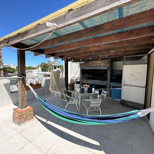 Venta Apartamento Duplex 3 Dormitorios 2 Baños. Estufa A Leña, Azotea Con Parrillero. Calefacción.ga