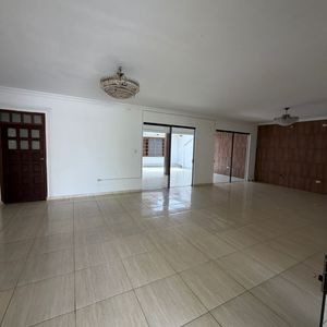 Hermosa Casa En Alquiler Con 5 Dormitorios