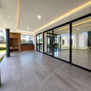 En Venta! Lujosa Casa A Estrenar En Condominio Del Urubo
