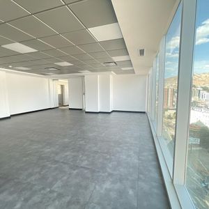 Oficina En Venta A Estrenar En Calacoto