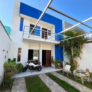 Casa De 2 Plantas En Venta En La Pampa De La Isla 6to Anillo