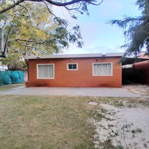 Casa Muy Buena Ubicacion Locomocion Y Servicios