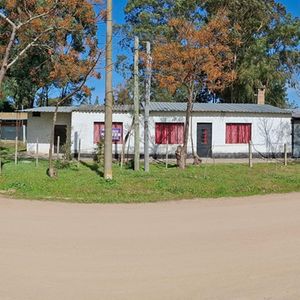 Se Vende Casa Para Reciclar Con Gran Terreno En Salinas Sobre Ruta 87!