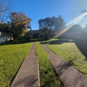 Casa Con Gran Terreno En Venta, Carrasco Norte, Montevideo