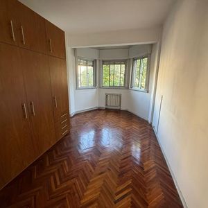Venta De Apartamento De 4 Dormitorios En Pocitos.