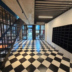 Venta De Monoambiente A Estrenar En Cordón Sur, Con Renta.