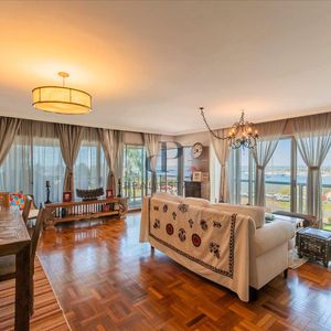 Apartamento De 3 Dormitorios En Puerto Del Buceo.