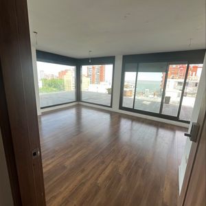 Apartamento En Alquiler 2 Dormitorios En Centro Con Terraza