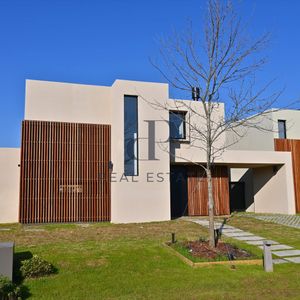 Casa De 4 Dormitorios En Venta Huertas De Los Horneros A Estrenar