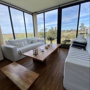 Casa De 3 Dormitorios En Altos De La Tahona