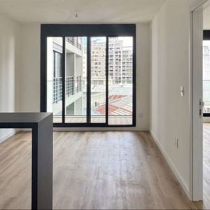 Apartamento En Alquiler De 1 Dormitorio En Cordón Moderno Y Con Amenities
