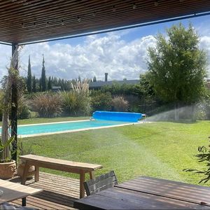 Casa En Alquiler De 3 Dormitorios Y Piscina En VIñedos De La Tahona