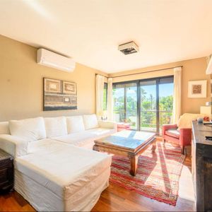 Apartamento En Venta De 3 Dormitorios En Suite En Carrasco Sur