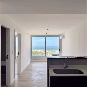 Apartamento De 1dormitorio En Alquiler En Carrasco Con Vistas Panorámicas Al Mar