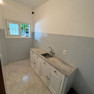 Apartamento En Ph Totalmente Independiente 2 Dorm En Paso Molino, La Teja En Venta Con Renta.
