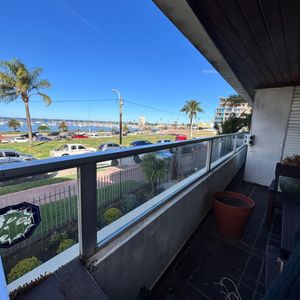 Hermosa Propiedad De Estilo En Puerto Del Buceo 3 Dorm Y Servicio 2 Gges