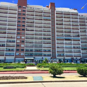 Frente Al Mar! Alquiler Apartamento 1 Dormitorio Y Medio En Parada 1 De La Mansa